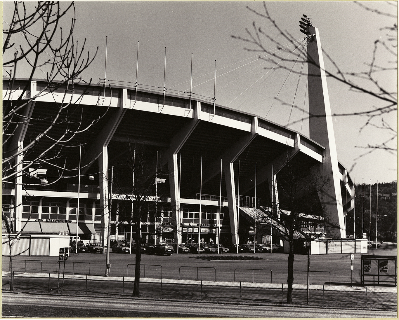 svartvit bild av idrottsarenan ullevi